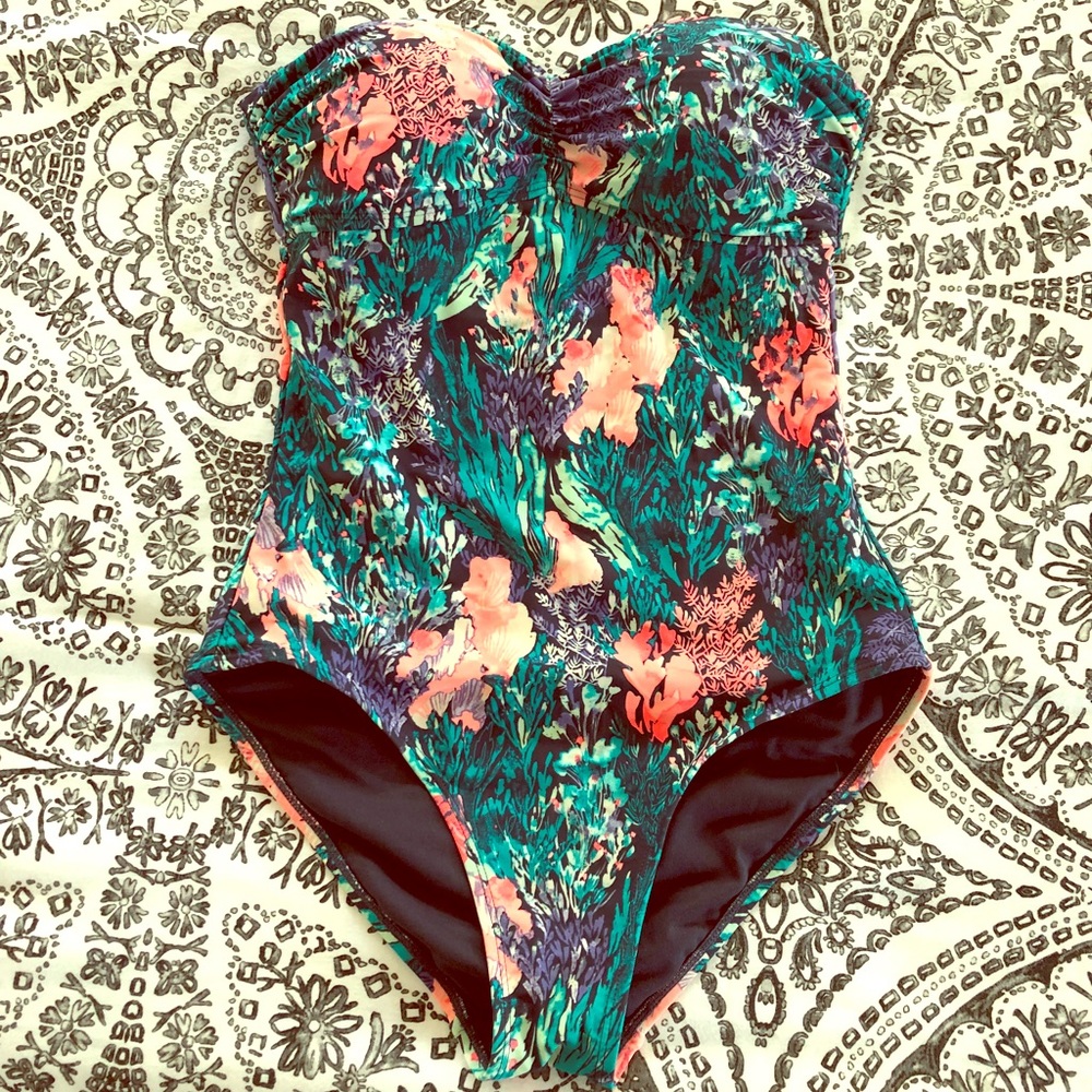 One piece swimsuit